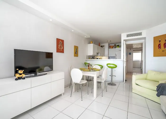 Apartman Bay-3 By Interhome Cannes