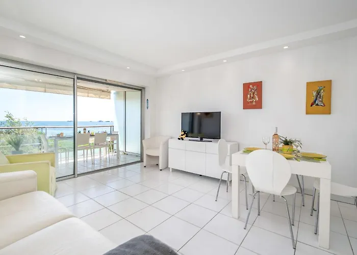 Appartement Bay-3 By Interhome Cannes